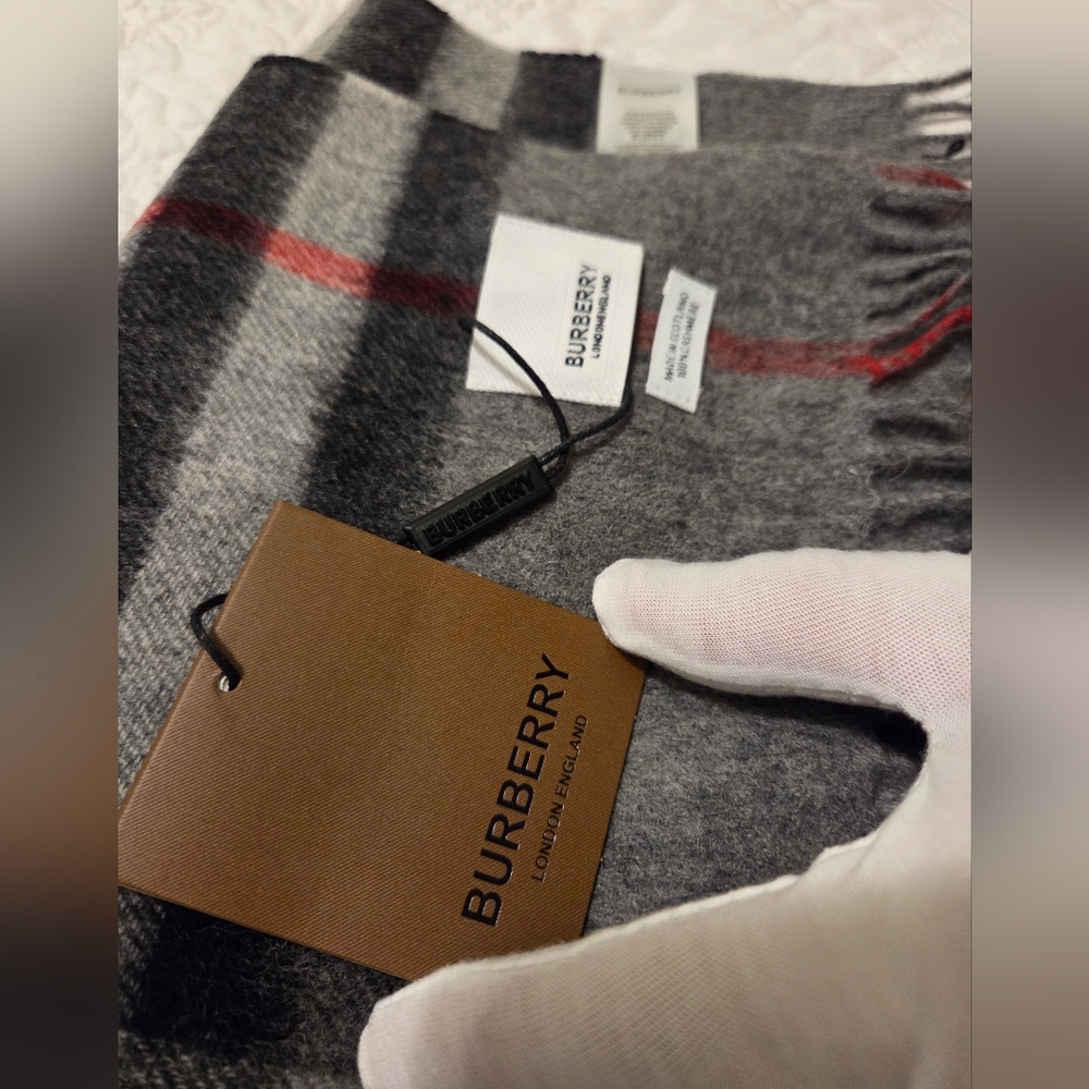 Burberry Cashmere Scarf – Giant Check (Chestnut) – AUTHENTIC – With Tags